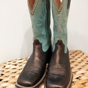 Women's Ariat turquoise and brown cowboy boots. Size 9.5 B